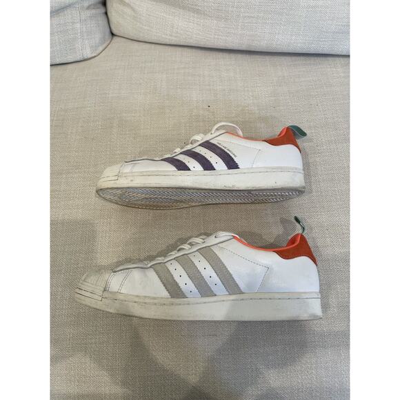 Size 9.5 - adidas‎ Superstar Girls Are Awesome - Picture 2 of 8